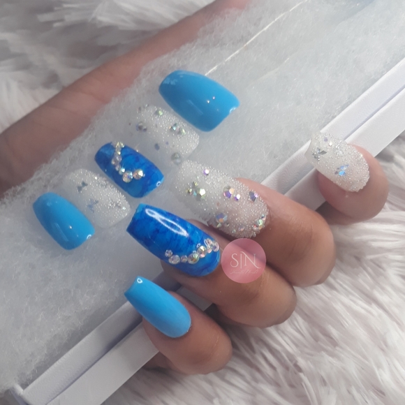 Blue Lagoon - Picture 3 of 3